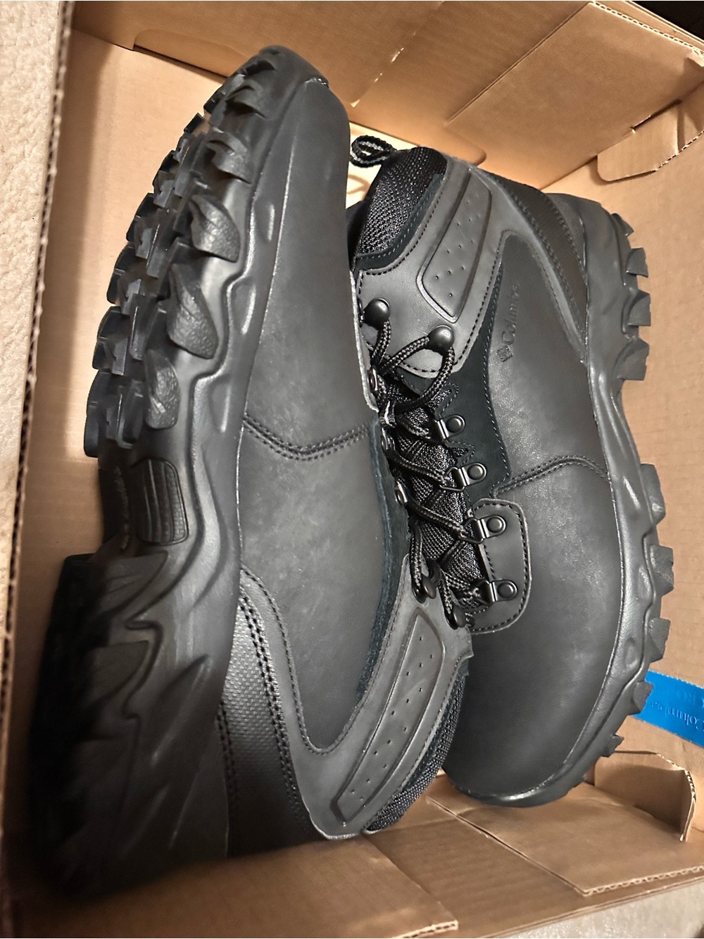 NEW IN BOX Columbia Newton Ridge Plus II Waterproof Hiking Boots – Men’s 11 Wide